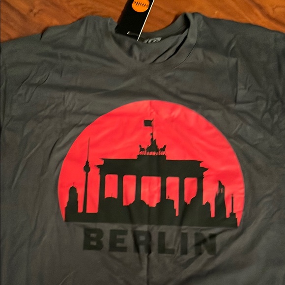 Men’s Gray Berlin Graphic T-Shirt sz XL - Picture 2 of 2